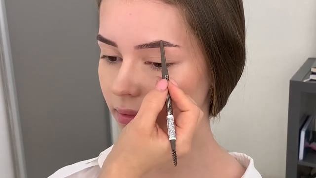 Оформляем брови смотреть онлайн