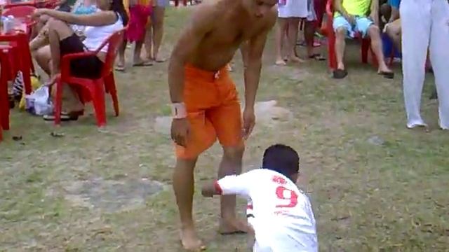 grupo de capoeira Berimbau Brasil смотреть онлайн