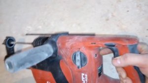 Перфоратор HILTI TE 4A-22 с пылесосом.