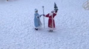 Дед Мороз,Дед Мороз - деткам ёлочку принёс!