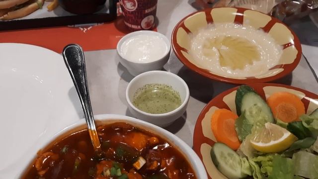 ЦЕНЫ В УЛИЧНЫХ КАФЕ ОАЭ | ОБЗОР КАФЕ В ШАРДЖЕ смотреть онлайн