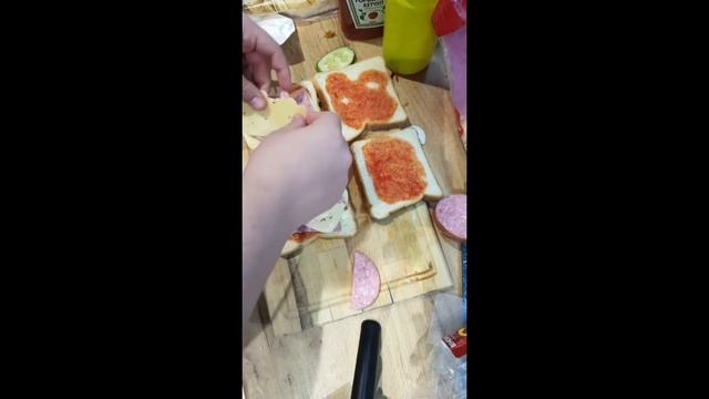 ПЯТЁРКА ГОТОВИТ ЛУЧШИЕ БУТЕРБРОДЫ смотреть онлайн