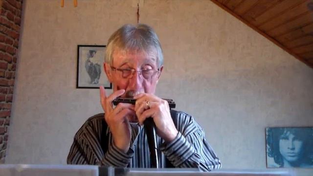 Sous le Ciel de Paris ! a L'harmonica chromatique смотреть онлайн