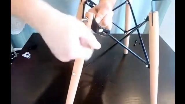 Сборка стульев Eames DSW