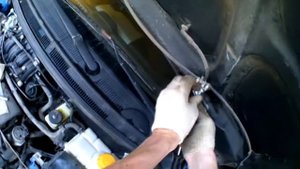 упоры капота авео