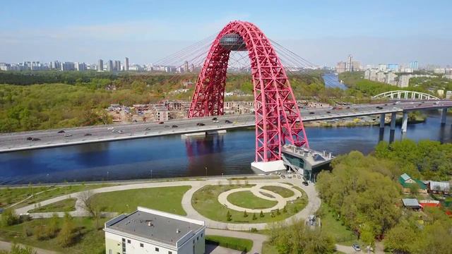 Zhivopisny Bridge in Moscow / Живописный мост (Аэросъемка, DJI Mavic in 4K) смотреть онлайн