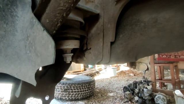 Покупка NISSAN DATSUN PMD21 TD23, осмотр и замена рулевых тяг. смотреть онлайн