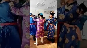 Нукутский ехор от детской фольклорной группы "Алтан булаг", руководитель Ольга Семенова