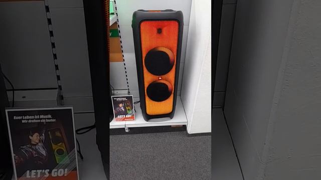 JBL PARTYBOX 1000 TURN ON