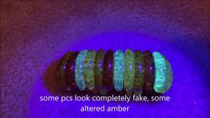 Checking Amber Under UV Light: Real or Fake? Смотрим на янтарь под ультрафиолетом