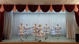 образцовый танцевальный ансамбль "Зальвяначка". Белорусская полька "Круцёлка".