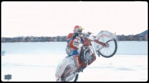 Мотогонки на льду, показательные выступления.