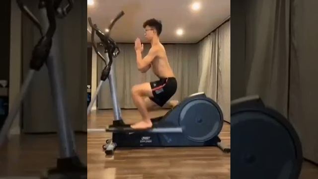 Прикол с тренажёрами! ТРЕНД 2020 КАРАНТИН смотреть онлайн