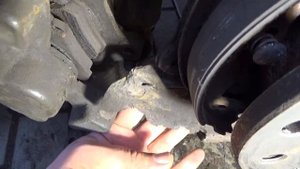 Опель, Омега Б крепление колодки ручника