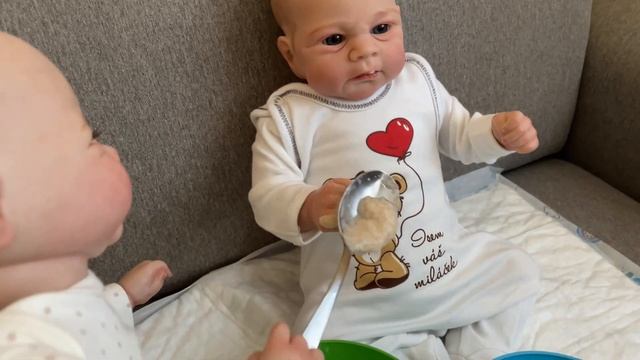 Влог утро с двумя малышами #реборн смотреть онлайн