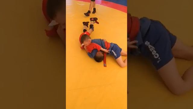 Тренировка самбо#Самбодети#отрабатываем приёмы #удержание