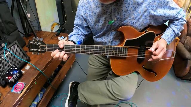 Henry Wynn picking the 1957 Gibson ES225T смотреть онлайн