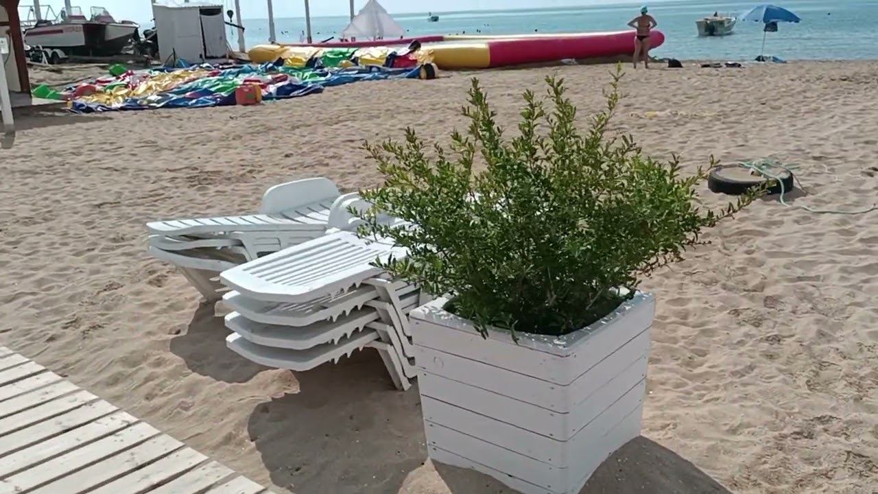 Райская пятница в Евпатории. Пляж Лазурный Берег. Крым. Пятница 19 августа 2022. 10 утра.
