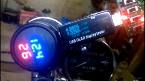 Вольтметр, градусник и USB зарядка, для автомобиля и мотоцикла с Алиэкспресс. Тест.