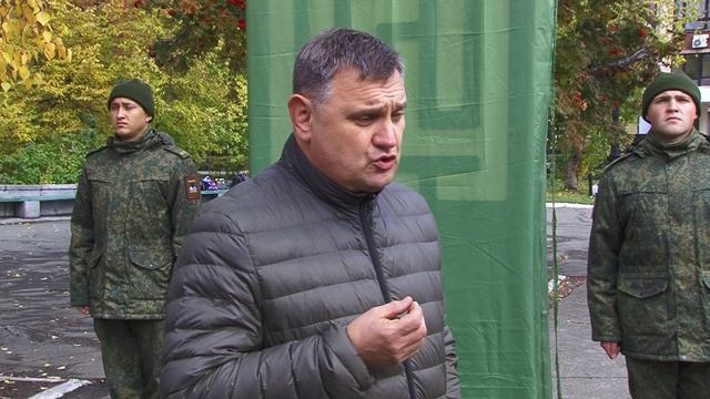У главного корпуса АлтГТУ установили новый символ университета