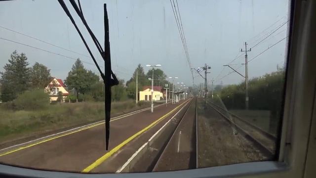 Видео из Кабины электровоза в Европе Польша. Железная дорога из кабины машиниста поезда смотреть онлайн