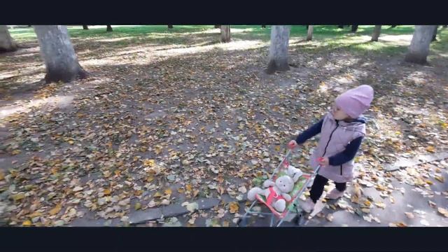 Соня и Батут с Машей и медведь. Колесо обозрения. Вид с высоты. смотреть онлайн