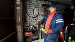 Отрываю колесо после графитной смазки