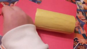Оригинальная поделка из втулки туалетной бумаги.