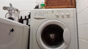Стиральная машина Indesit 1000 оборотов 60° синтетика 4 программа.