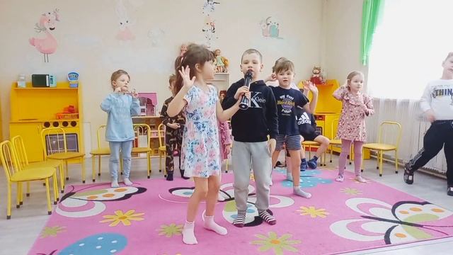 Молодёжная (старшая группа). Музыка