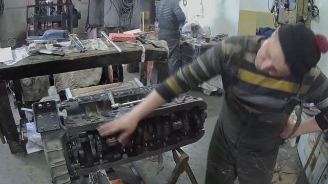 Mitsubishi Fuso Fighter. Мотор 6D17. Капитальный ремонт двигателя. Хлопки во впускном коллекторе.