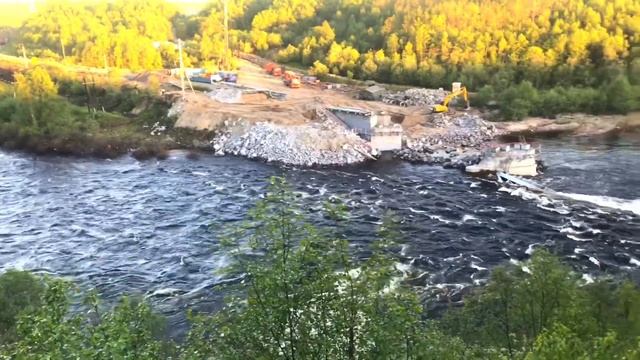 К упавшему мосту в Кольский районе. Мурманск