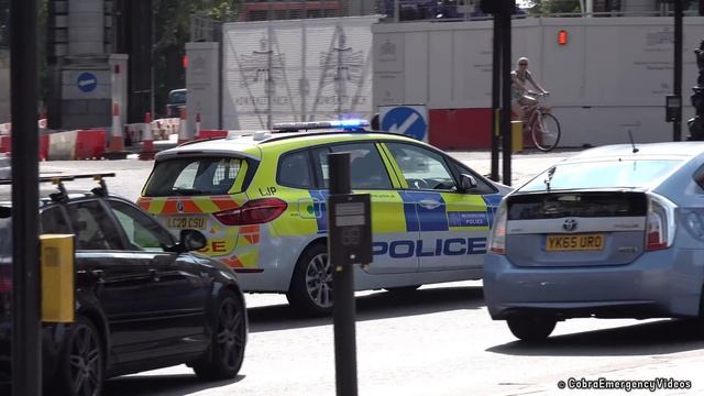 Police Cars, Fire Trucks and Ambulances responding in Trafalgar Square for 1 hour смотреть онлайн