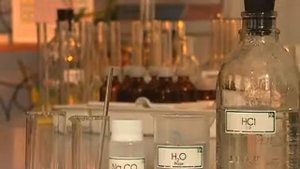 Вода и гидроксид кальция с углекислым газом