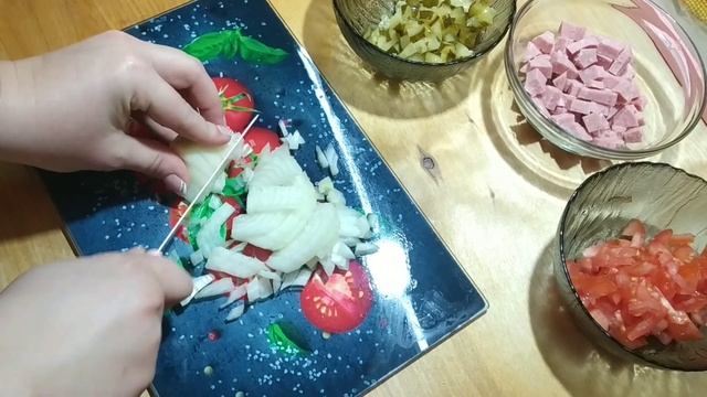 Пицца на сковороде за 5 минут 2 рецепт.Без дрожжей и сметаны.
