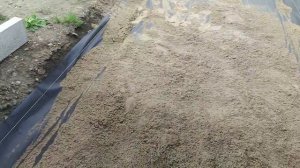 продолжение работ по укладке плитки