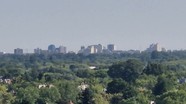 Варшава, Польша. Скайлайн. Зум 10x Samsung Galaxy S22 смотреть онлайн