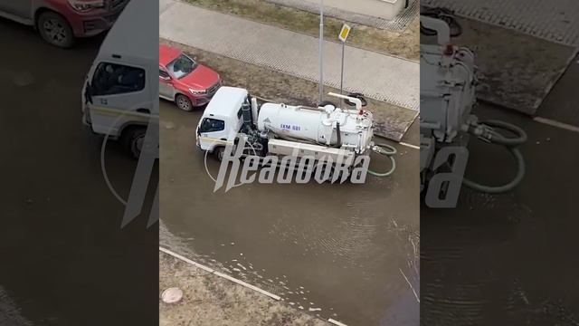 Сломанные ливневки превратили паркинг химкинского ЖК «Загородный квартал» в бассейн