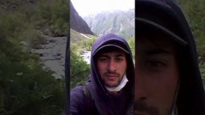 Байни Масчоҳ ва Ғарм 8 км роҳ аст, аммо бубинед чи гуна мушкилгузар аст!