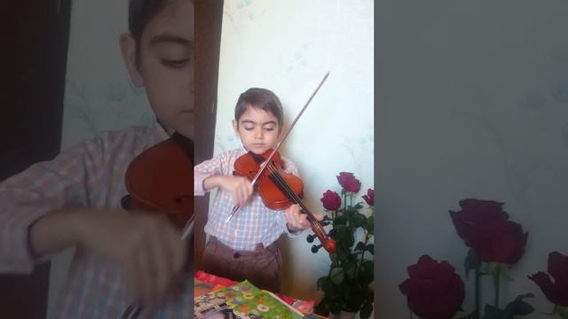 АРТУР  ИГРАЕТ НА СКРИПКЕ ( 2 -ОЙ ДЕНЬ БЕЗ ТВЁРДОЙ ПИЩИ). смотреть онлайн