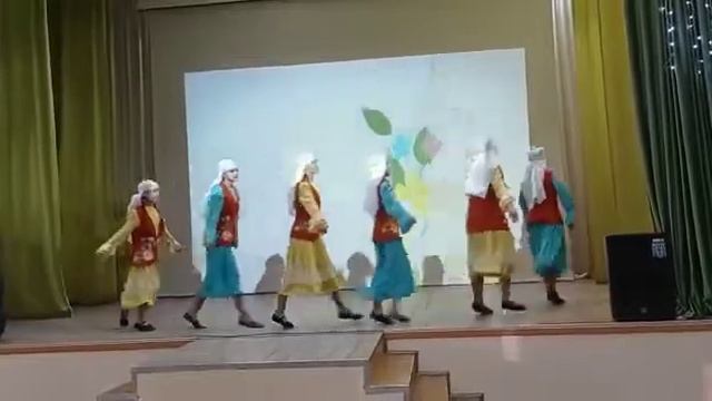 Народный молодежный танцевальный коллектив "АЙС"