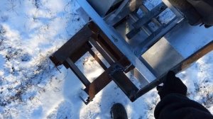 Подьемный механизм для плуга.