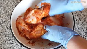 Куриные бедра в духовке в томатном соусе, кетчупе