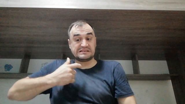 Чем отличается слово братство или братолюбие?