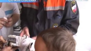 Мальчик засунул руку в мясорубку