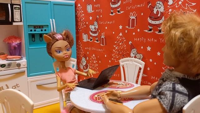 Даша изменила прическу-игра в куклы Барби. смотреть онлайн