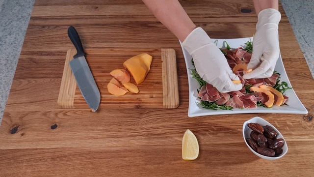 Карпаччо из папайи / Салат с рукколой, папайей, ветчиной Серрано и финиками / Вкусный салат смотреть онлайн