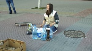 Невероятный Челябинский уличный барабанщик!