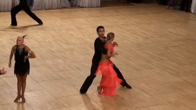 Лисунов Евгений-Сухнева Полина, румба смотреть онлайн