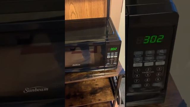 How To Set Clock On Sunbeam Microwave (SGCMV807BK-07) смотреть онлайн